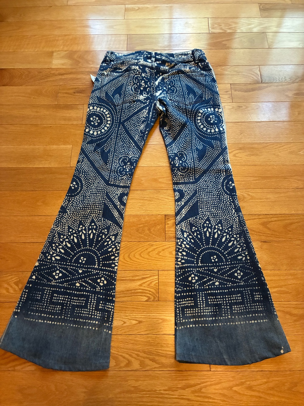 NWT Free People Navy & Cream Printed Flare Malaya Jeans 28 - Picture 6 of 7